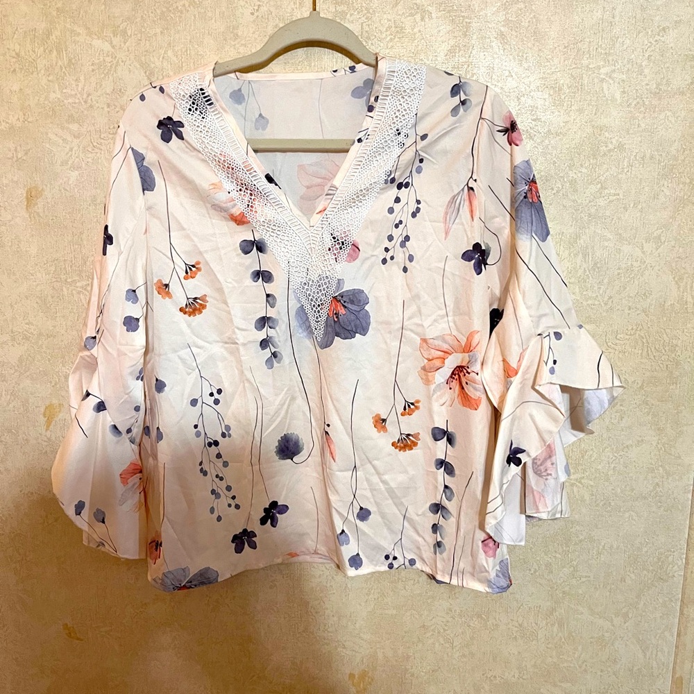 🙂Ivory and Blue and Coral Flowers...